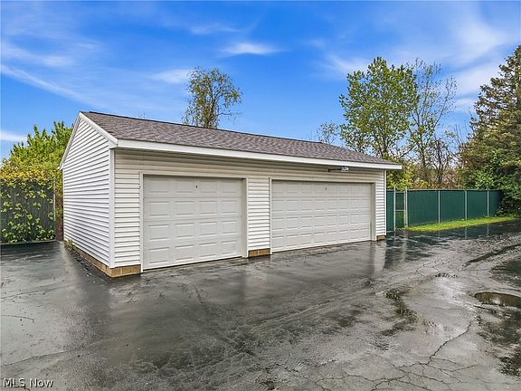 5th image of 3635 Indian Run Dr Unit 6