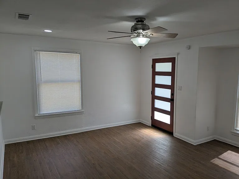 1806 S 5th St — Photo 3