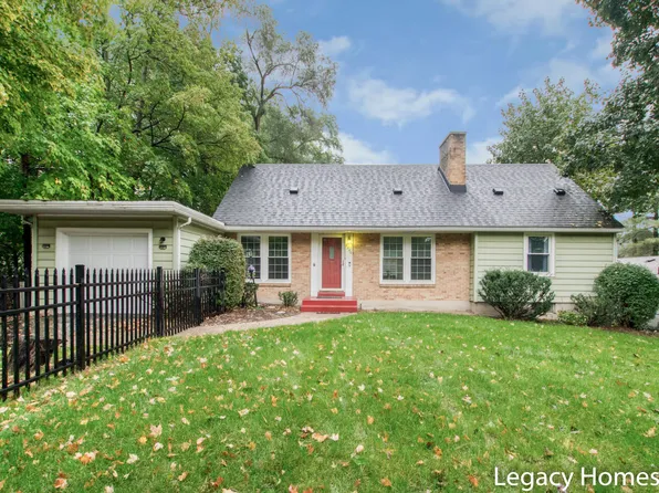 2940 Kalamazoo Ave SE, Grand Rapids, MI 49508