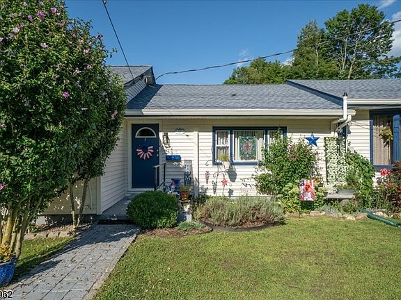 3rd image of 45 Kennedy Ave