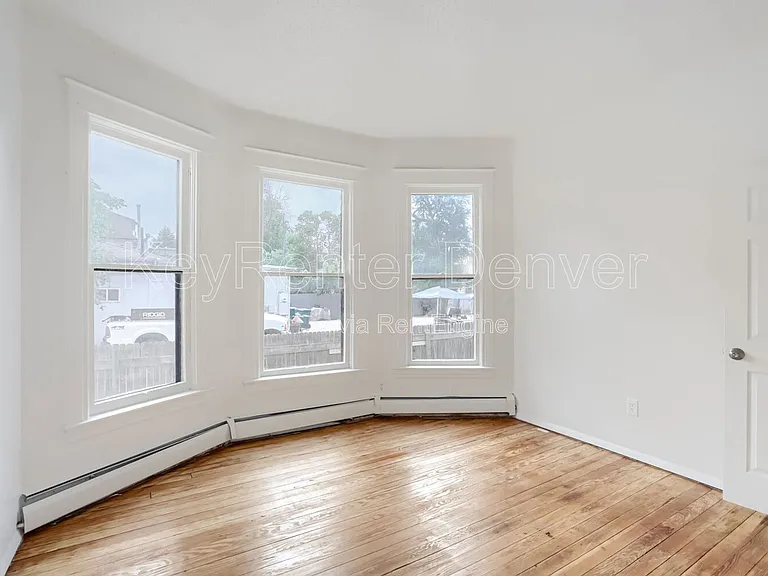 1118 6th St #A — Photo 12