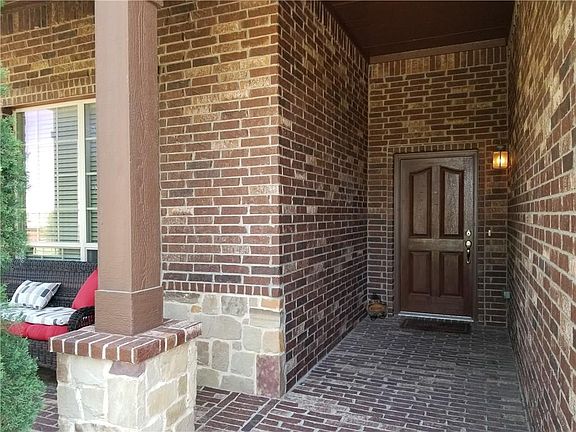 3rd image of 3020 Hidden Valley Dr