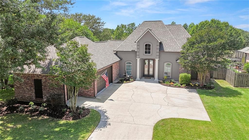 6261 Beau Douglas Ave