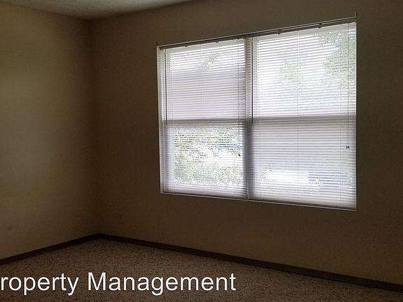 5th image of 1606 Northbrook Dr APT 06