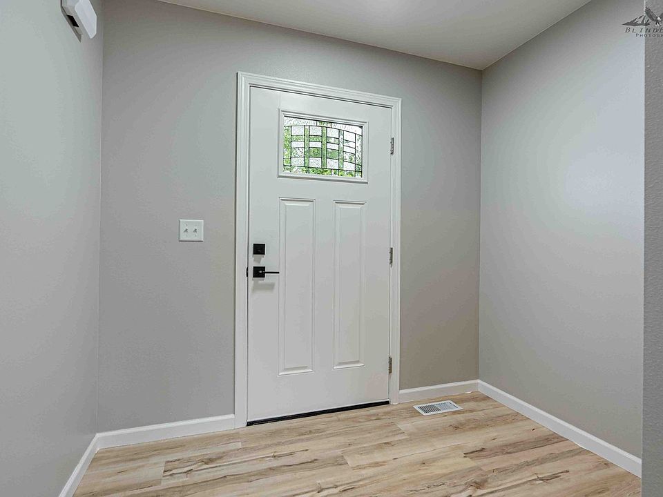 1st image of 5943-5945 E Porcupine Ave #1