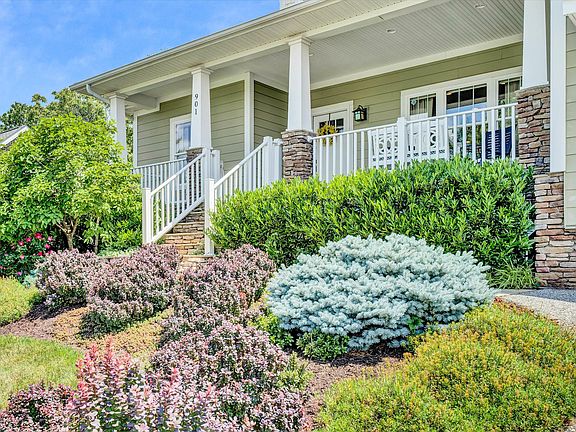4th image of 901 Willard Dr