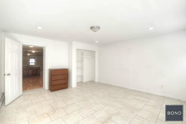 Rented by Bond New York | media 7