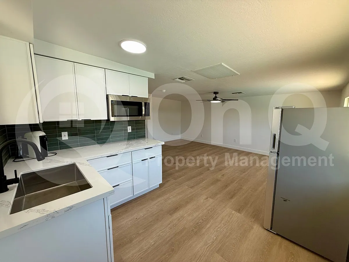 Studio, 1.0 bath, 400 sqft, $1,125 — Photo 3