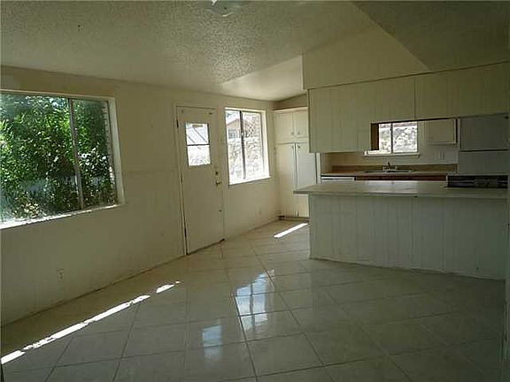 4th image of 4840 Junction Ave