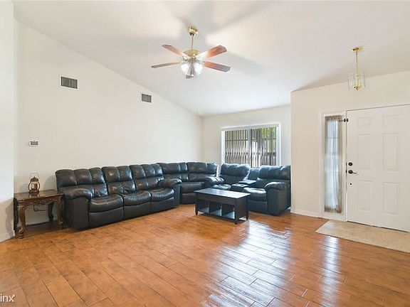 4th image of 4914 Zion Dr