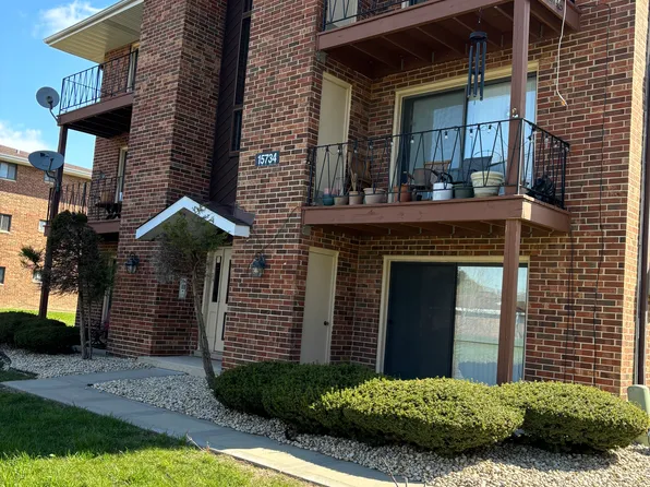 15734 Lake Dr #1, Oak Forest, IL 60452