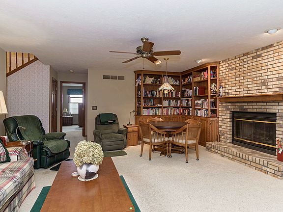 5th image of 56 Ravenwood Cir