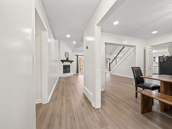 5th image of 8429 King William St