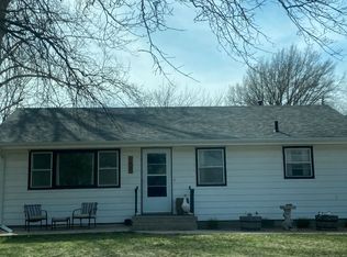 206 N 4th St, Pleasant Dale, NE 68423