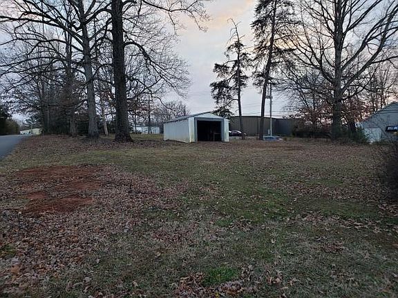 3rd image of 2713 Clover Pl #2709