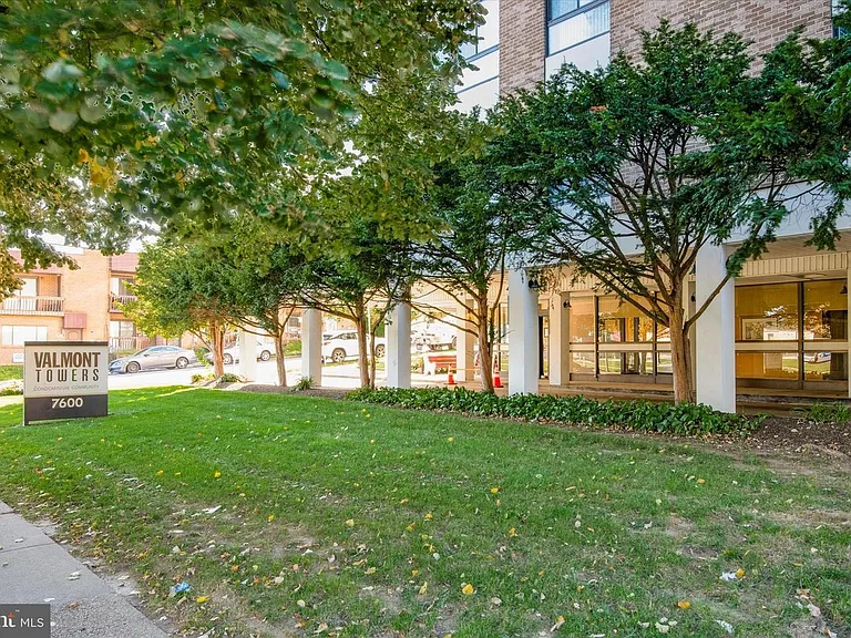 7600 Roosevelt Blvd #907 — Photo 11