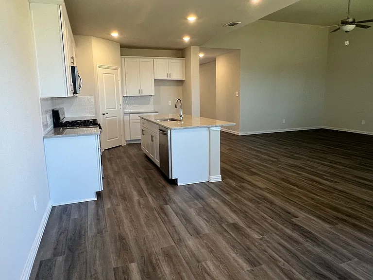4005 Turpin Dr — Photo 6