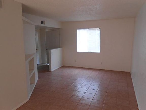 2nd image of 2847 N 46th Ave APT 6E