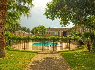 5805 Edgemoor Dr #11, Houston, TX 77081