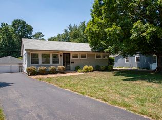 1412 Mark Trail Rd, Lyndon, KY 40242