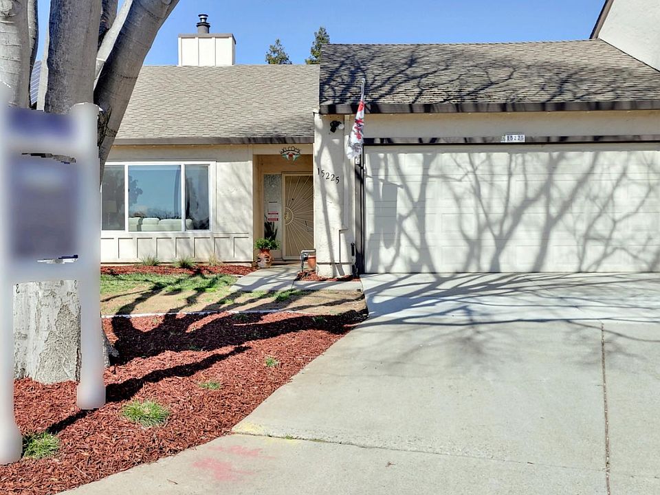 1st image of 15225 Venetian Way