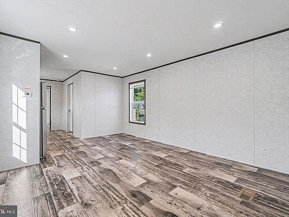 3rd image of 75 Bonnybrook Rd