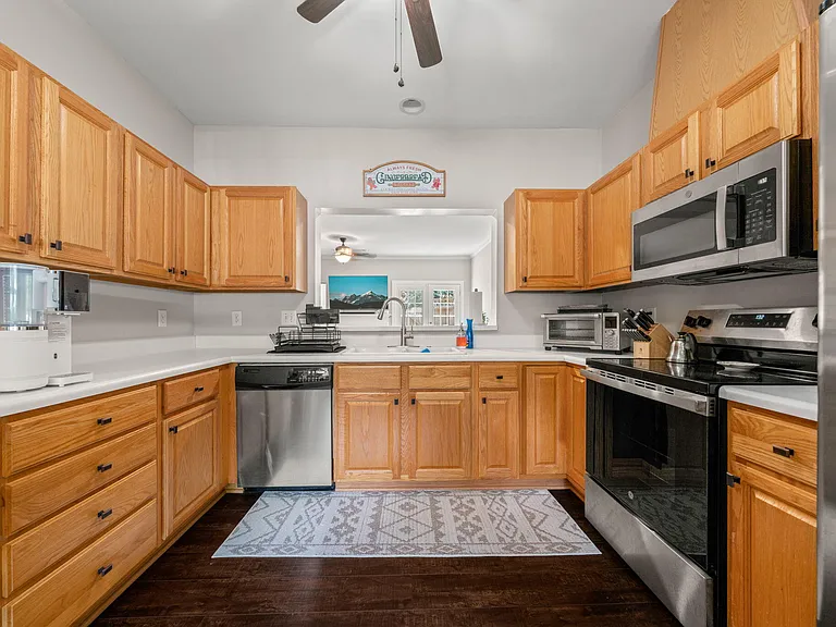 4323 Pine Springs Ct — Photo 3