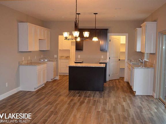 5th image of 47630 Viola Ln #23