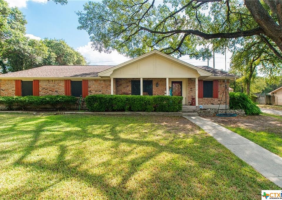 1st image of 713 Estate Dr