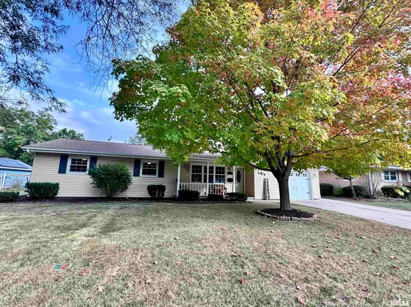 158 Penny Ln, Macomb, IL 61455