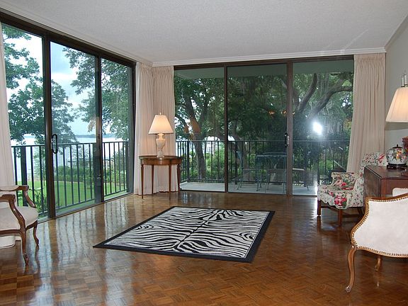 2nd image of 2970 Saint Johns Ave #2E