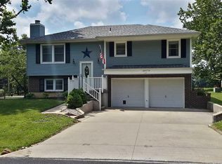 30770 N Lake Dr, Sedalia, MO 65301