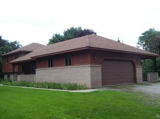 1185 E Gunn Rd, Rochester, MI 48306