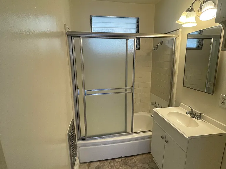 1607 N Harvard Blvd #2 — Photo 17