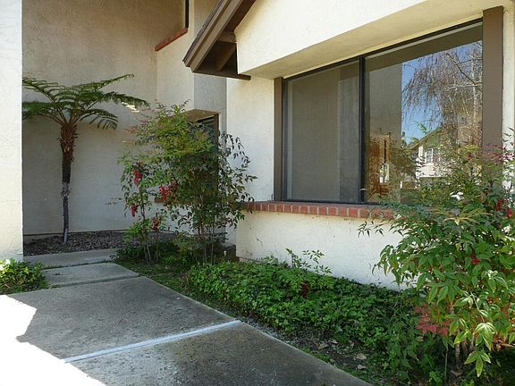 Front Porch / Courtyard