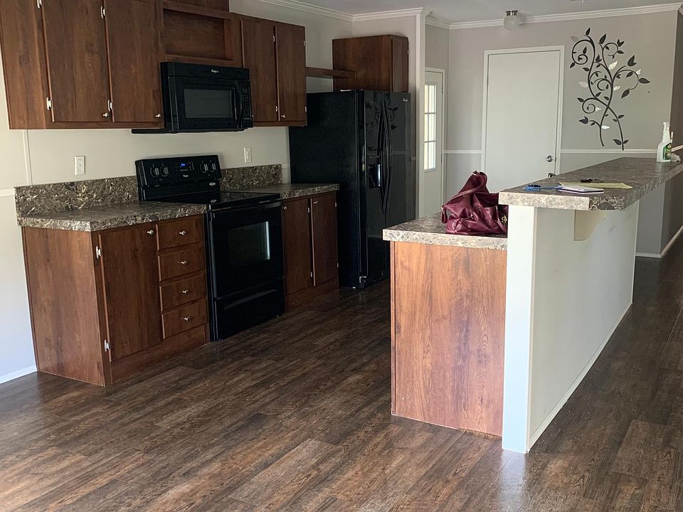2nd image of 1320 Hand Ave