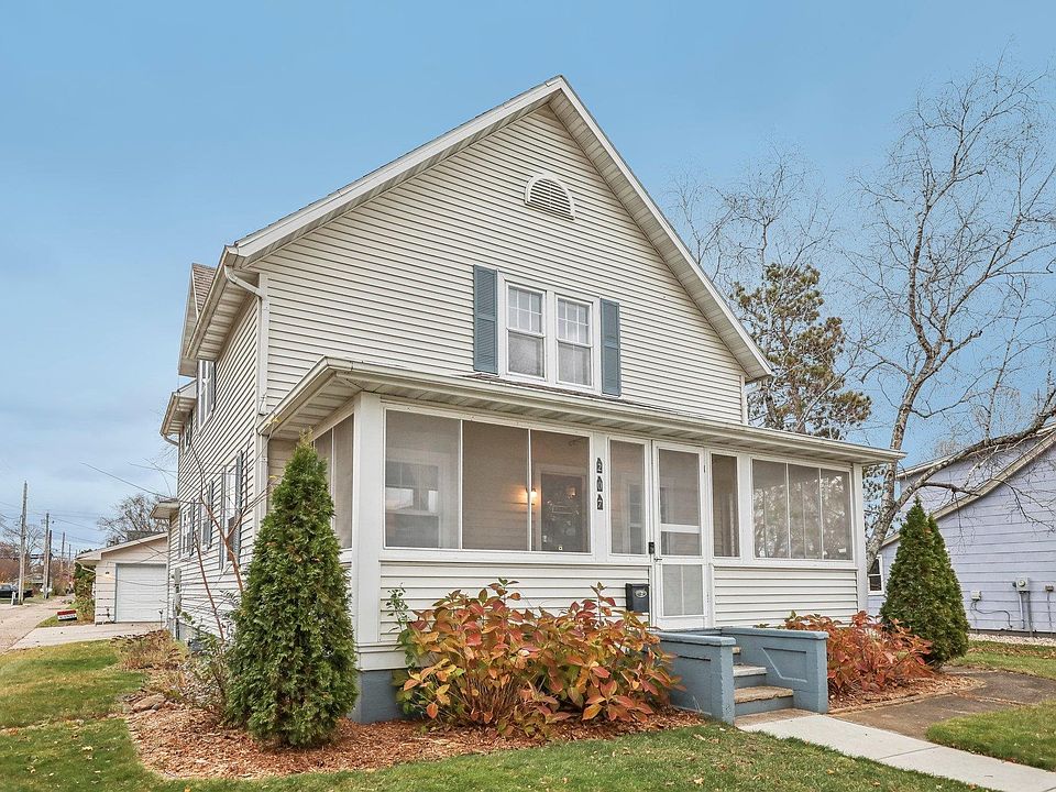1st image of 207 Paulina St