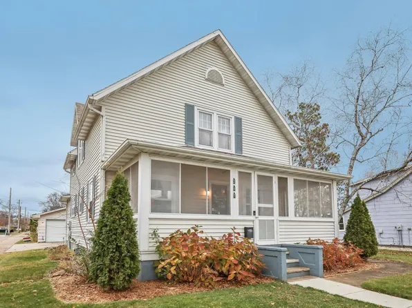 207 Paulina St, Sauk City, WI 53583