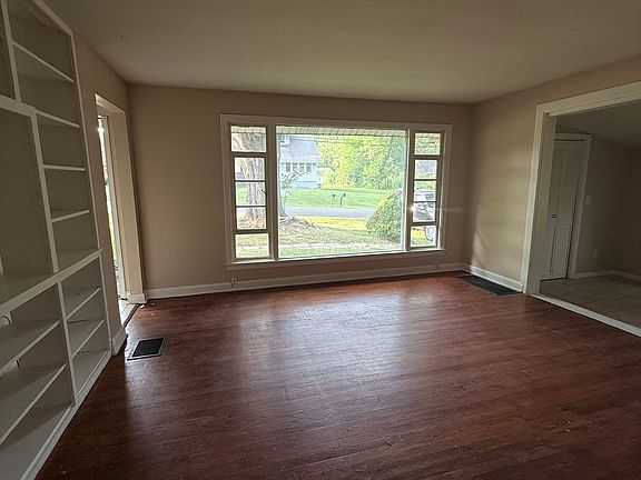 5th image of 2940 Old Home Rd