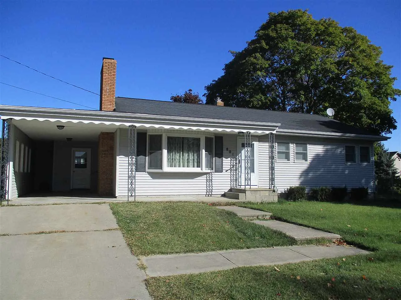 801 Maple St photo 1