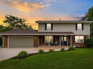 15633 Estate Ln, Peosta, IA 52068