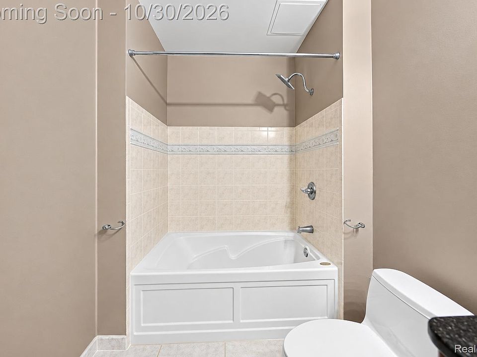 100 W 5th St Apt 712, photo 25