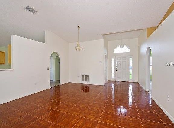 4th image of 10149 Laxton St