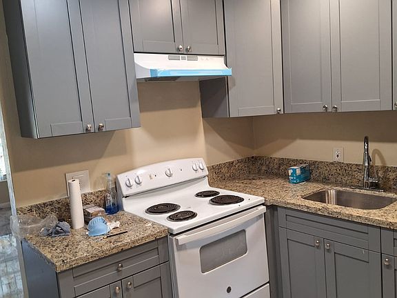 4th image of 517 N East St #137