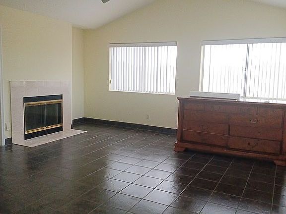 5th image of 2105 Santa Fe Dr