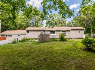 395 River Rd, Topsham, ME 04086