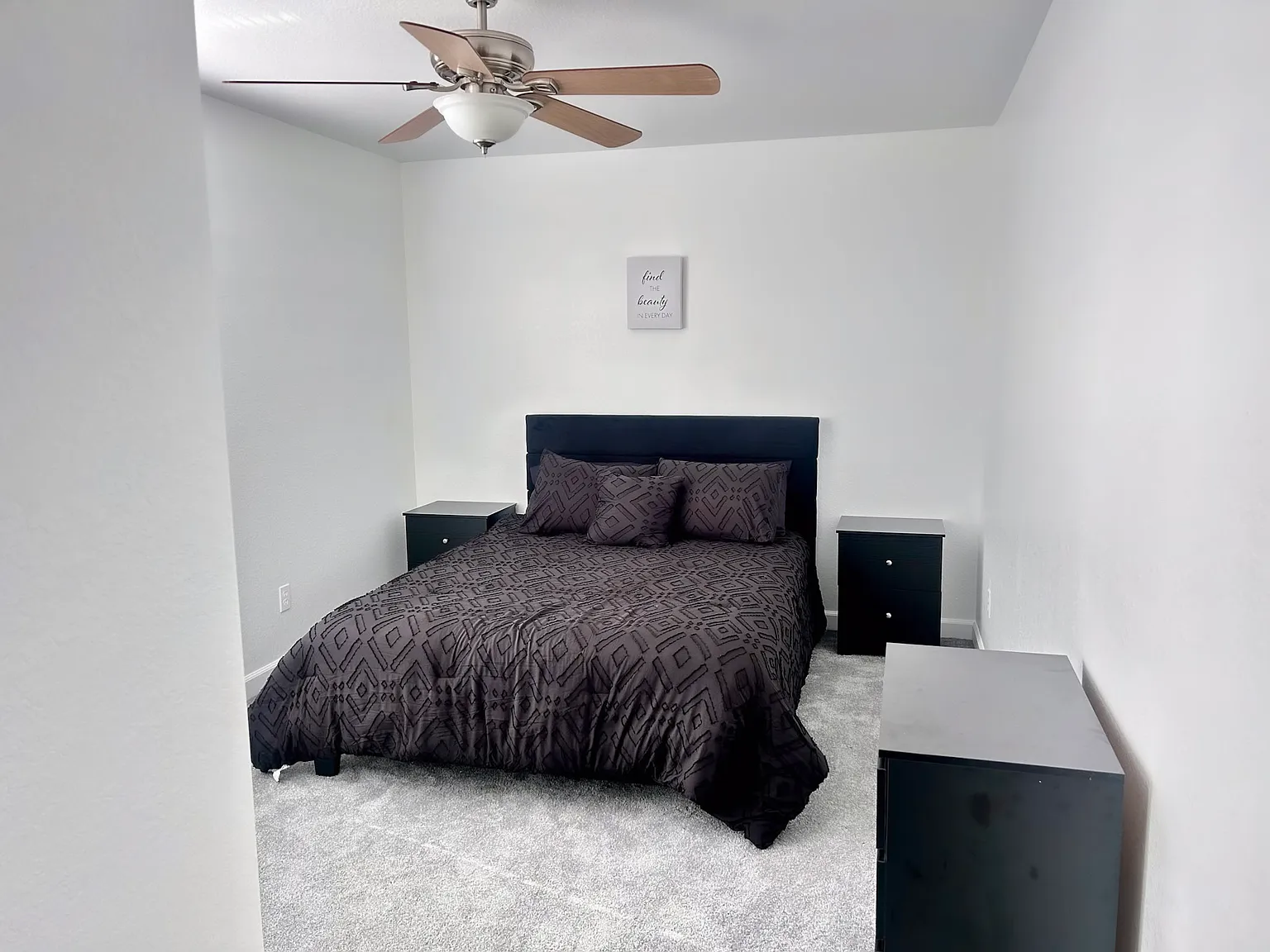 4 bed, 2.5 bath, 2411 sqft, $5,000 — Photo 4