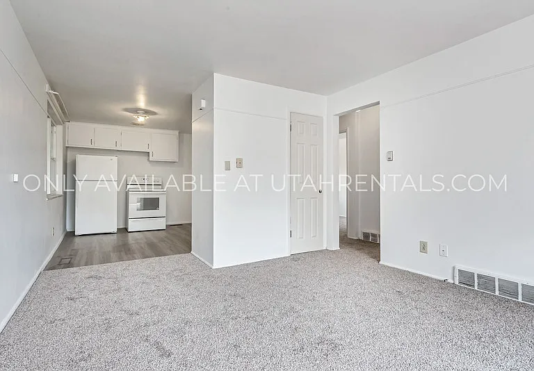 729 E 4565 S — Photo 3