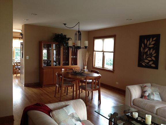 4th image of 1521 W Canterbury Ct