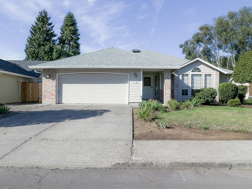 2nd image of 602 NW 72nd Cir
